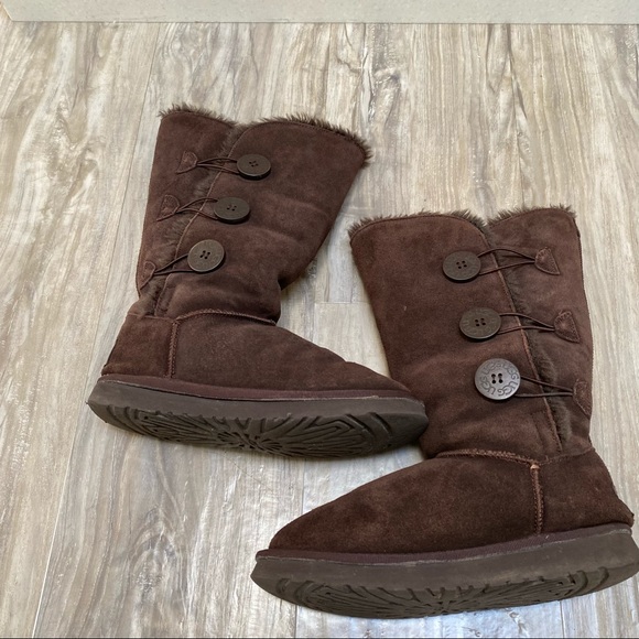Warm and cozy UGGS boots - winter ready - Picture 3 of 9